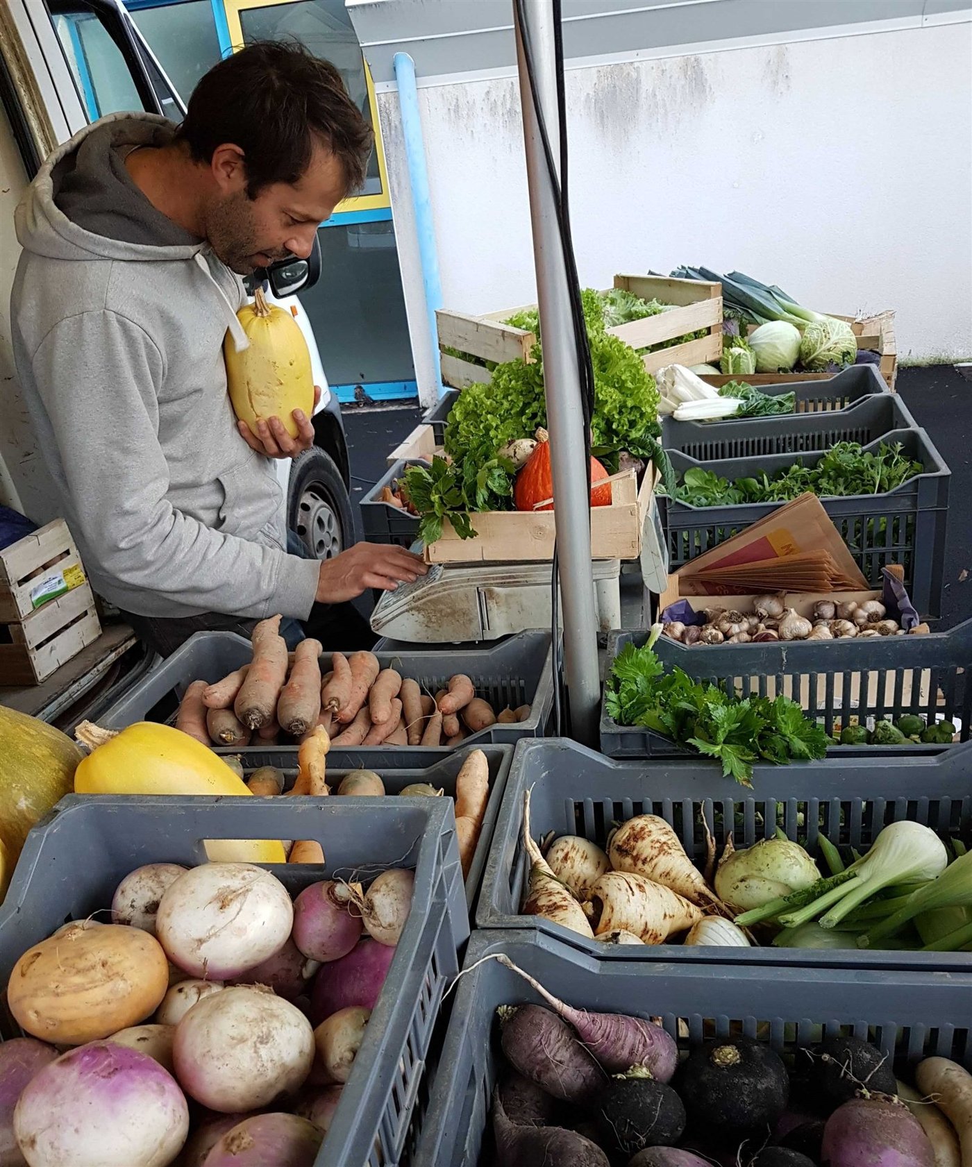 Yannick au marché de St Même