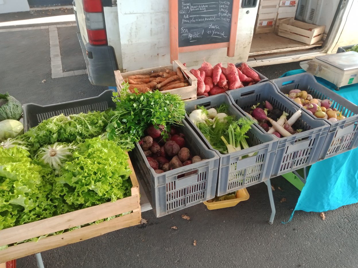 Étal marché St Même