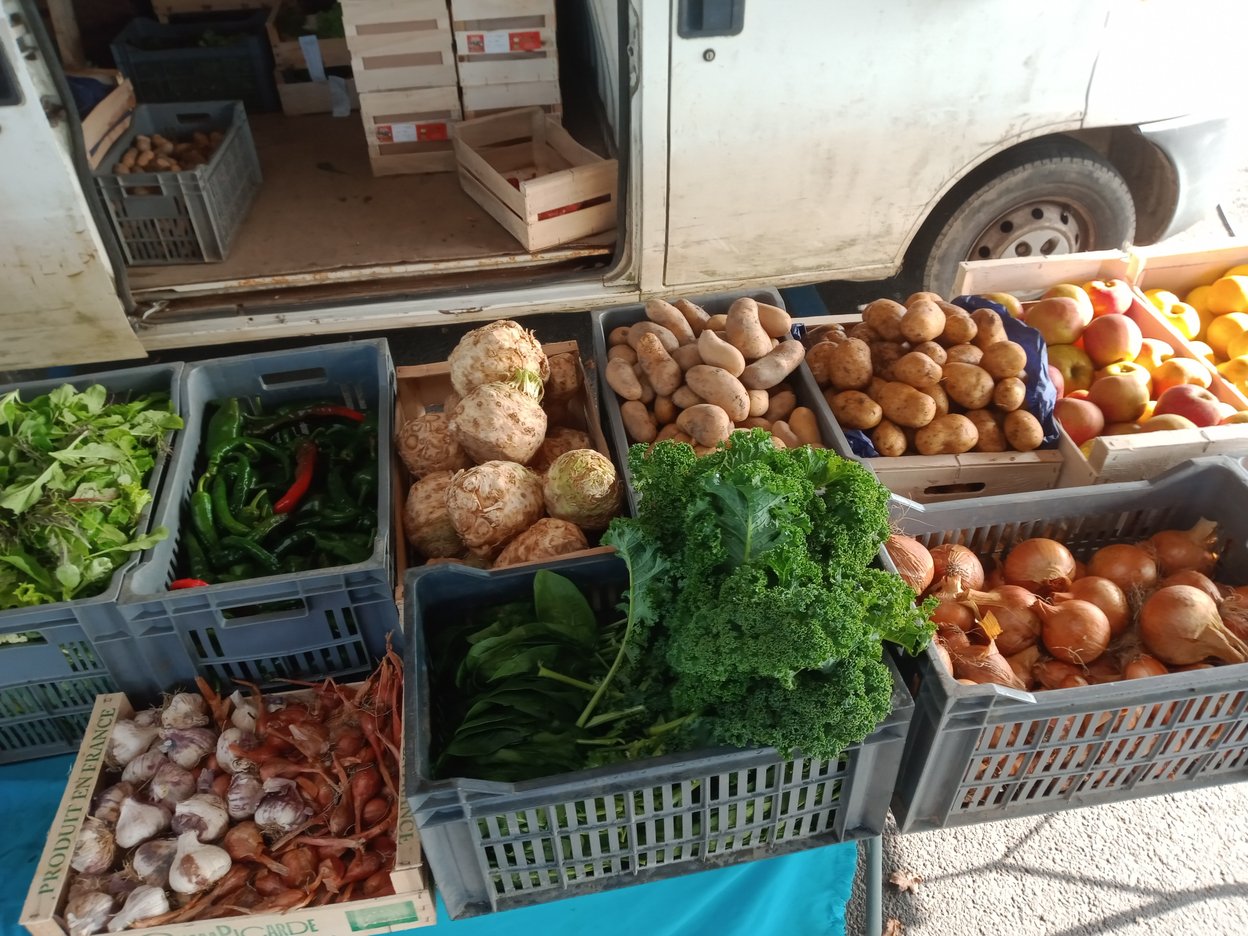 Étal marché St Même