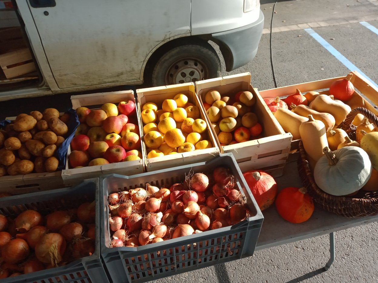 Étal marché St Même