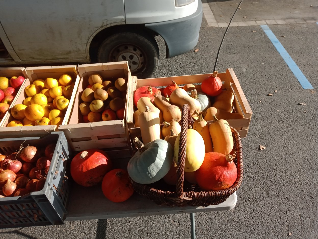 Étal marché St Même