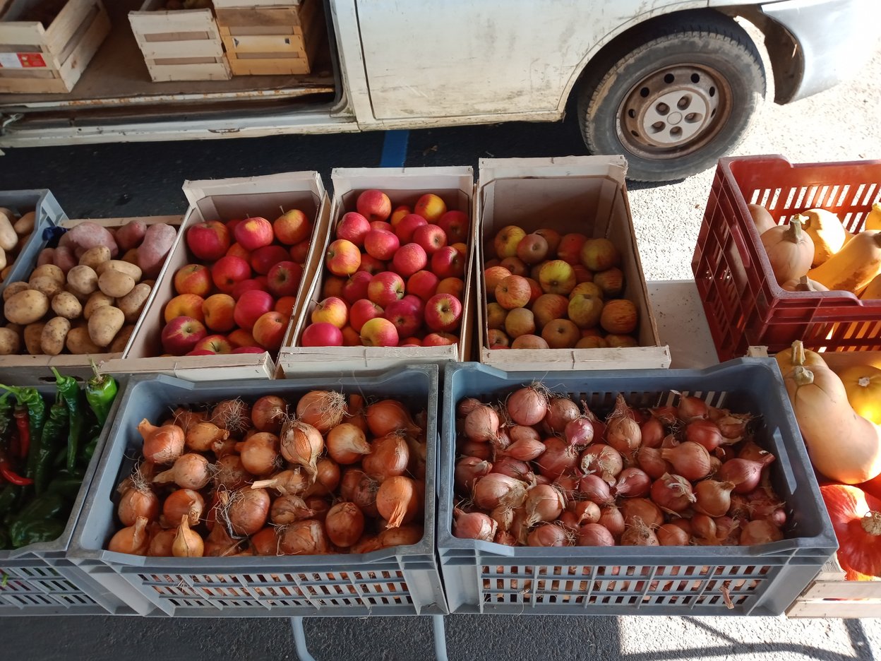 Étal marché St Même