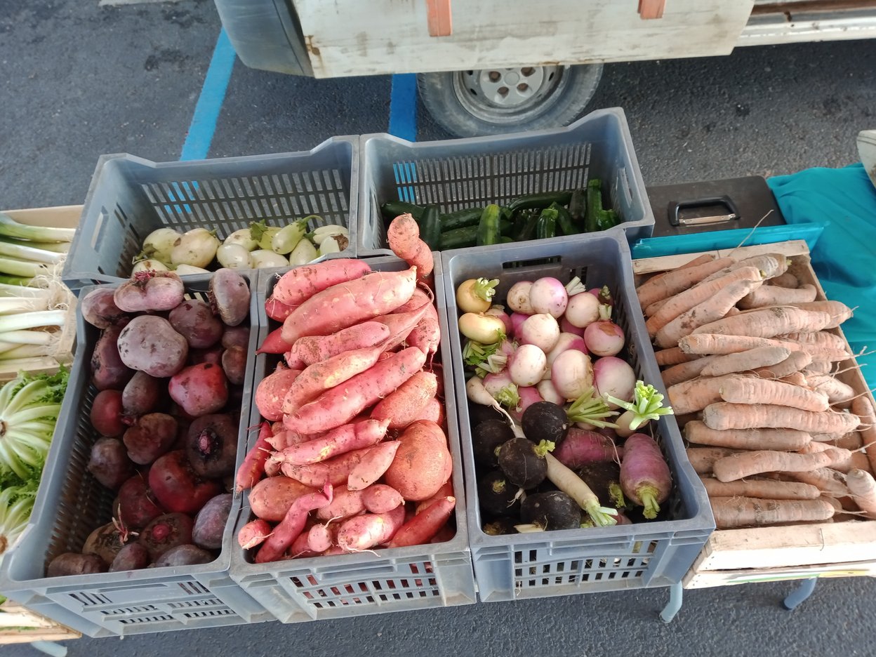 Étal marché St Même