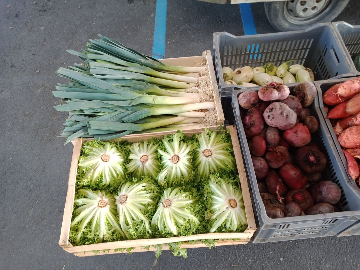 Étal marché St Même